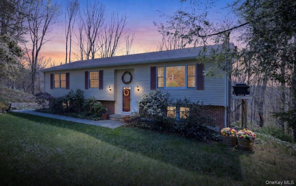 Photo of 8 Debbie Lane, Cross River, NY 10518 (MLS # 979210)