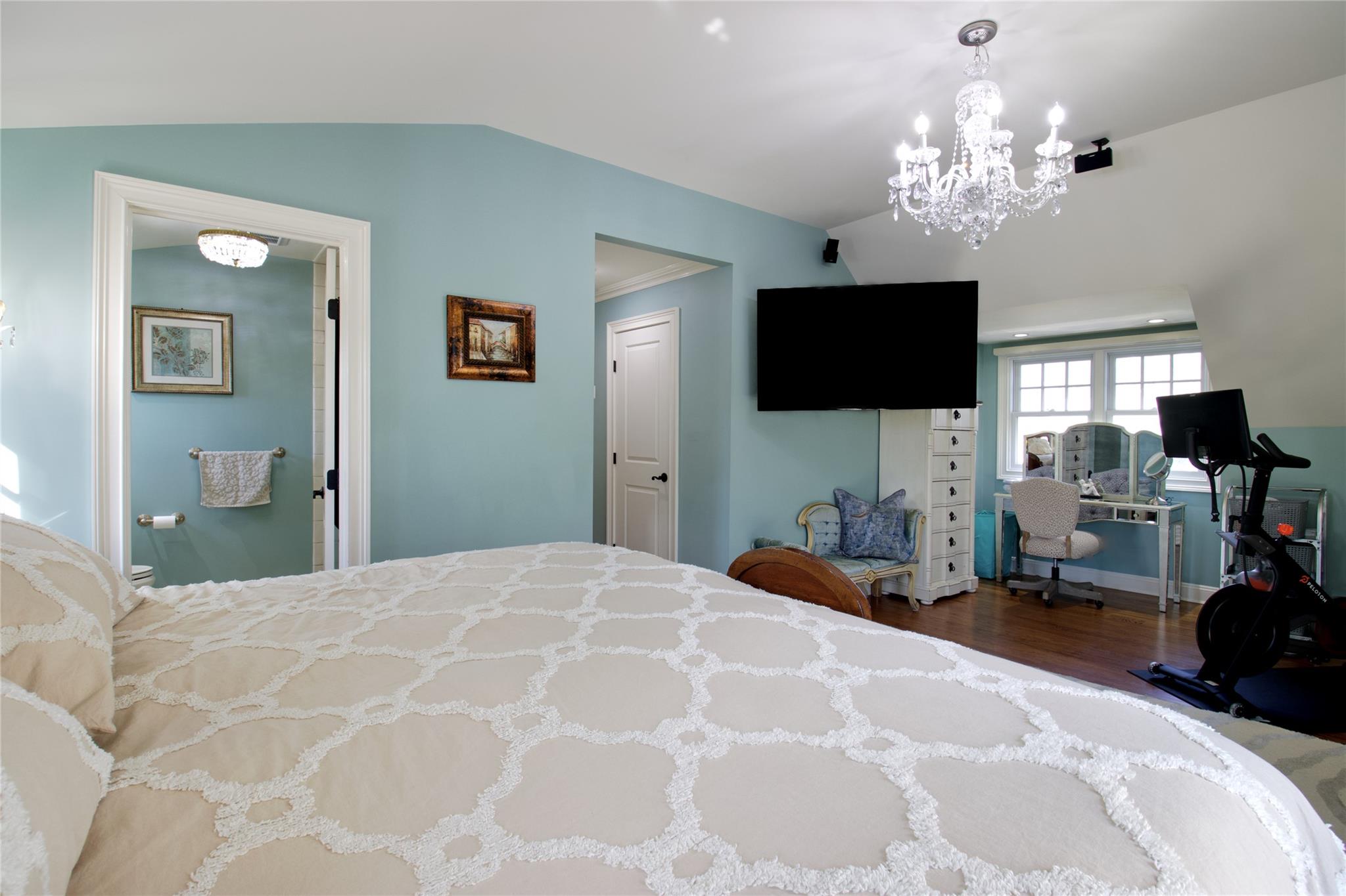 112 Brook Street, Garden City, New York image 24