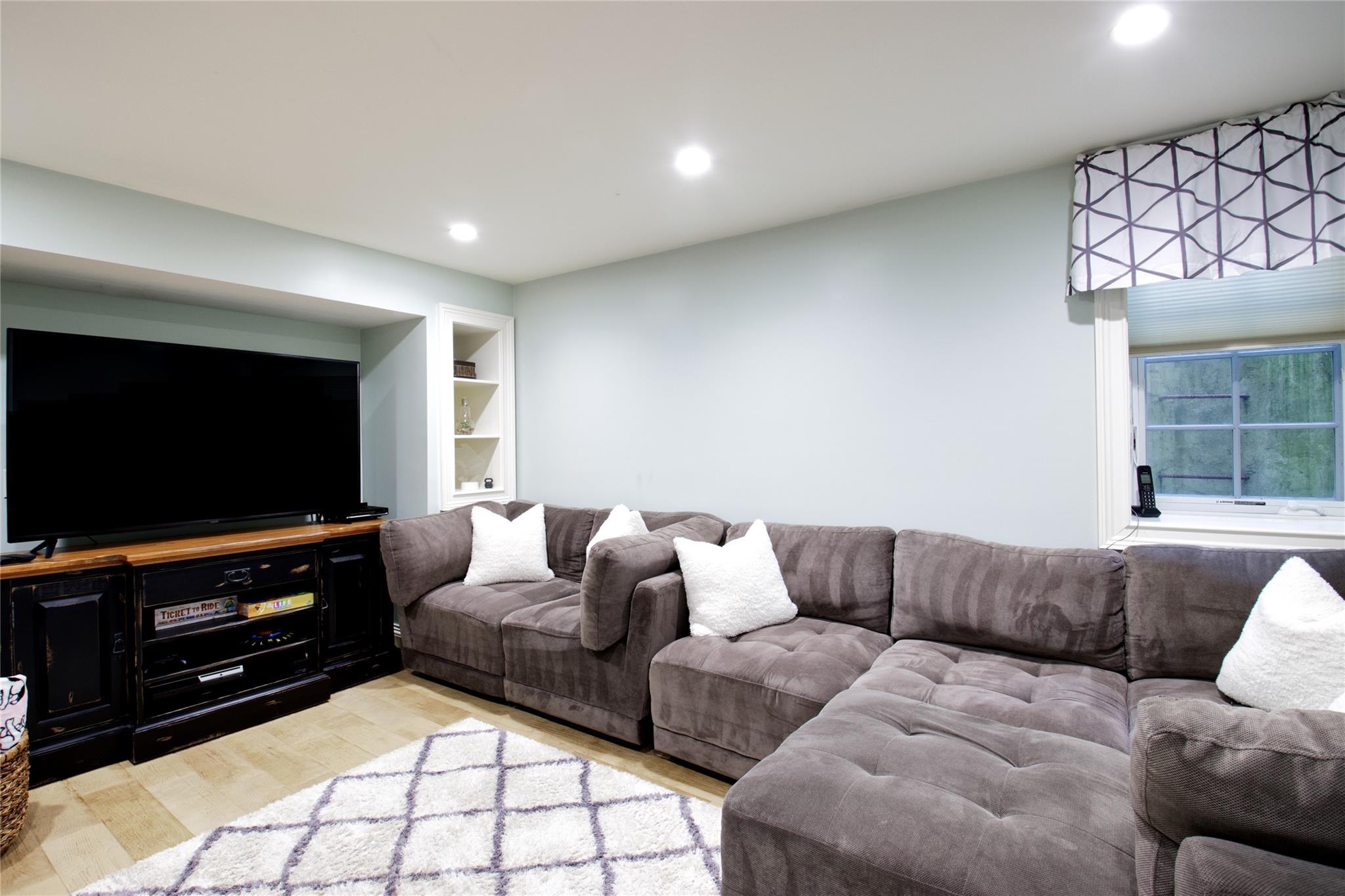 112 Brook Street, Garden City, New York image 32