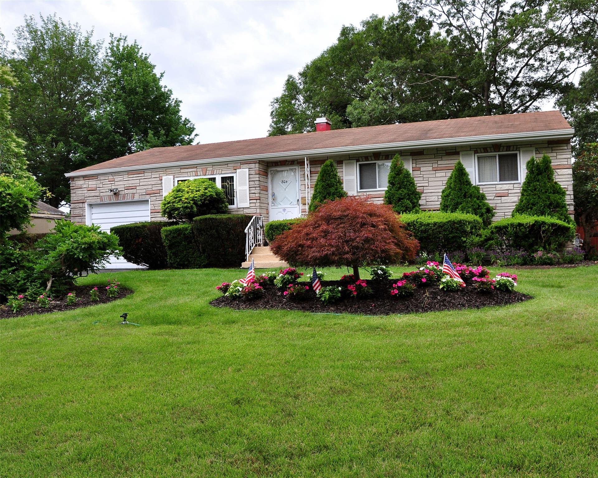 804 Commack Road, Brentwood, New York image 2