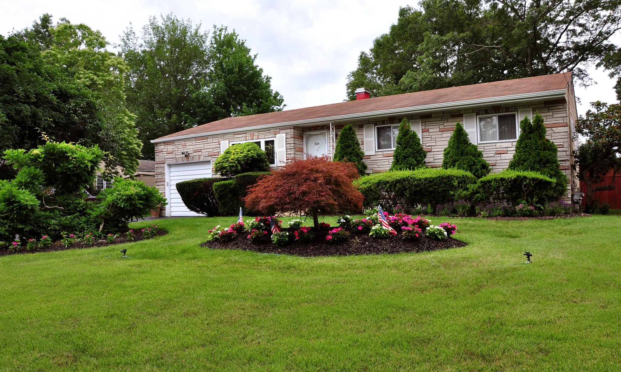 804 Commack Road, Brentwood, New York image 1