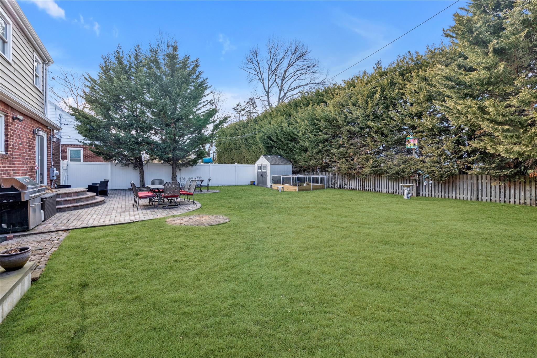 250 Roselle Street, Mineola, New York image 21