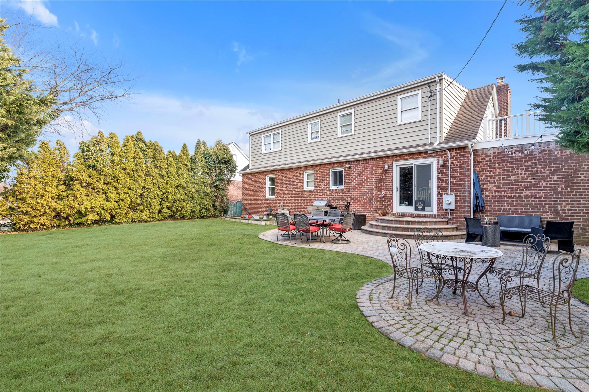 250 Roselle Street, Mineola, New York image 23