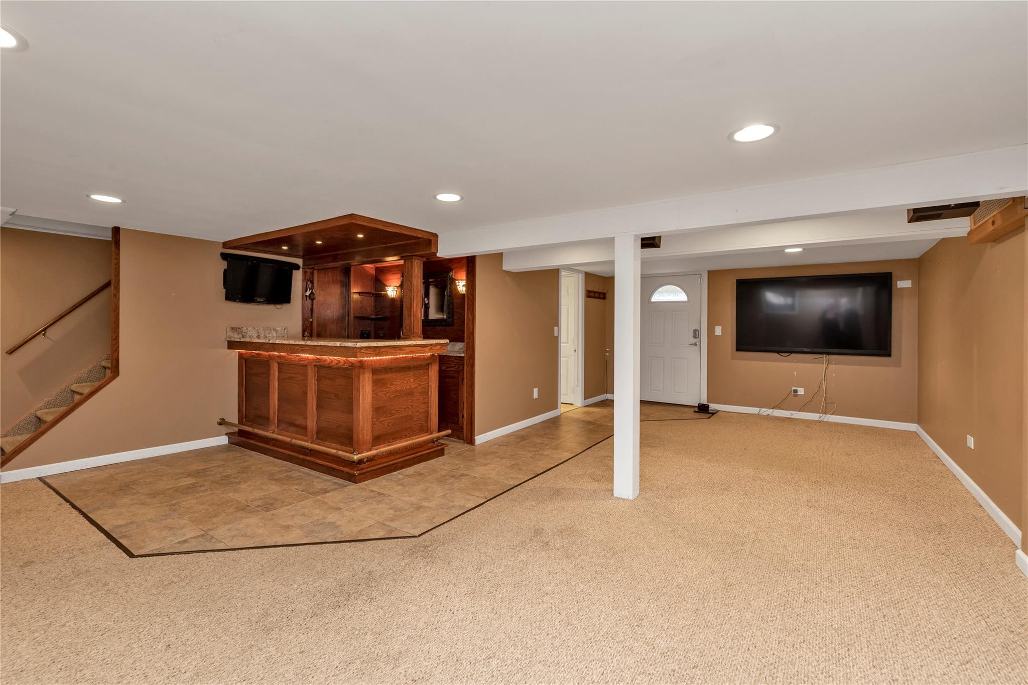 250 Roselle Street, Mineola, New York image 17