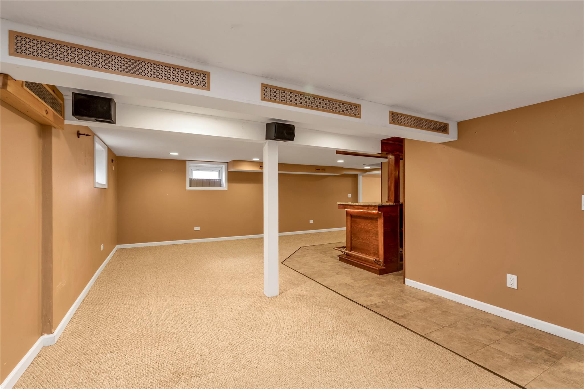 250 Roselle Street, Mineola, New York image 18