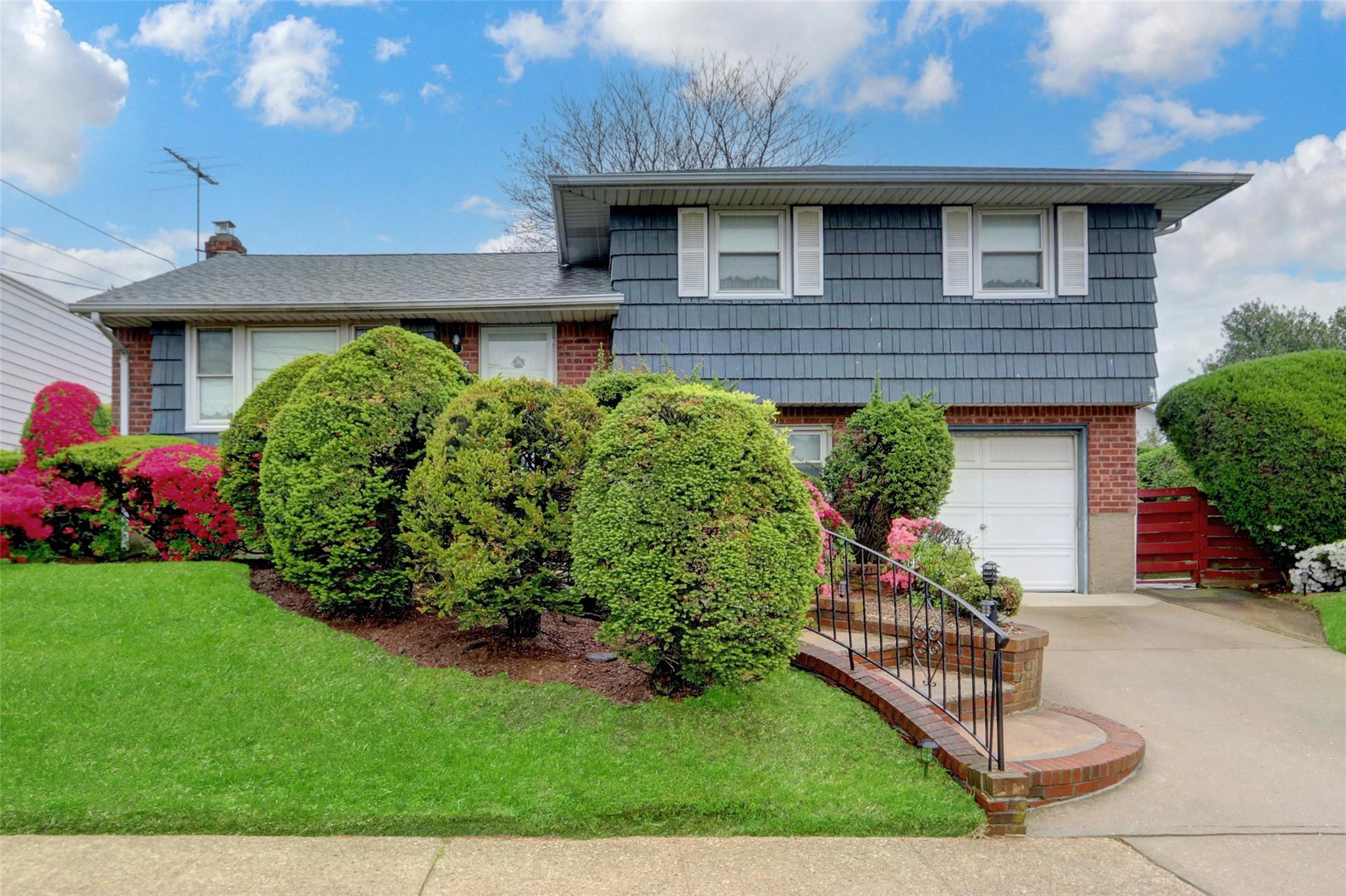 106 Osborne Road, West Hempstead, New York image 1