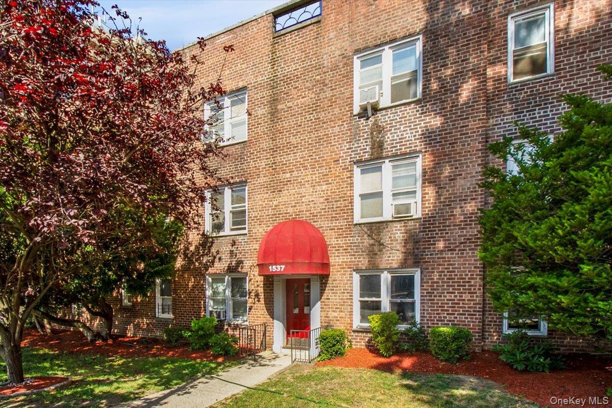 1537 Central Park Avenue #E8