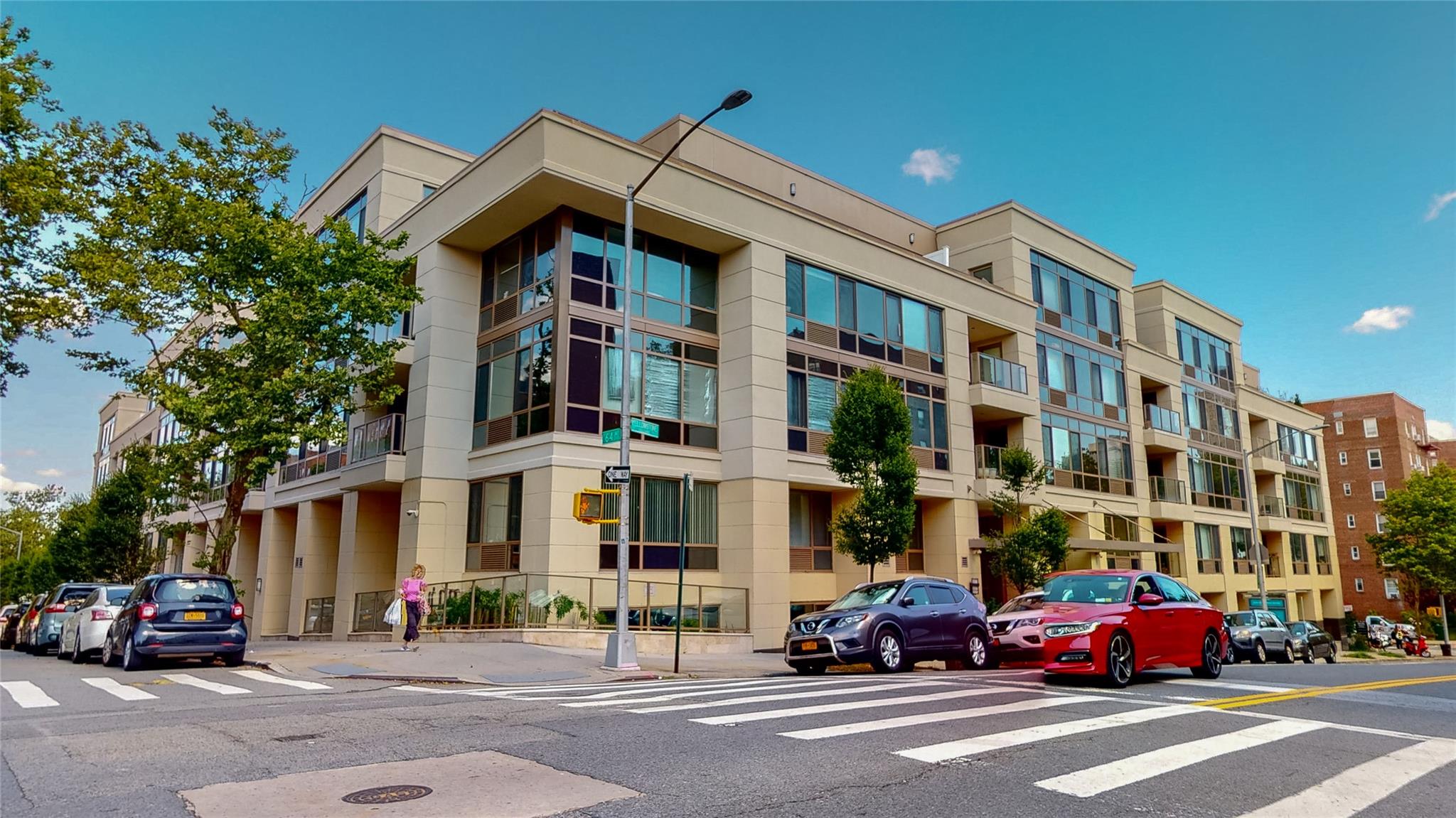 Yellowstone Blvd Blvd 202, Forest Hills, Queens, NY - 1 Bedrooms  
1 Bathrooms  
3 Rooms - 