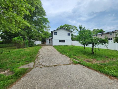 35 Pinedale Avenue Farmingville NY 11738