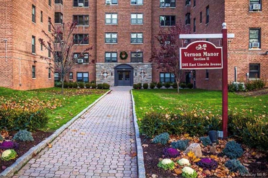 Photo of 30 Ehrbar Ave #102, Mount Vernon, NY 10552 (MLS # 948787)
