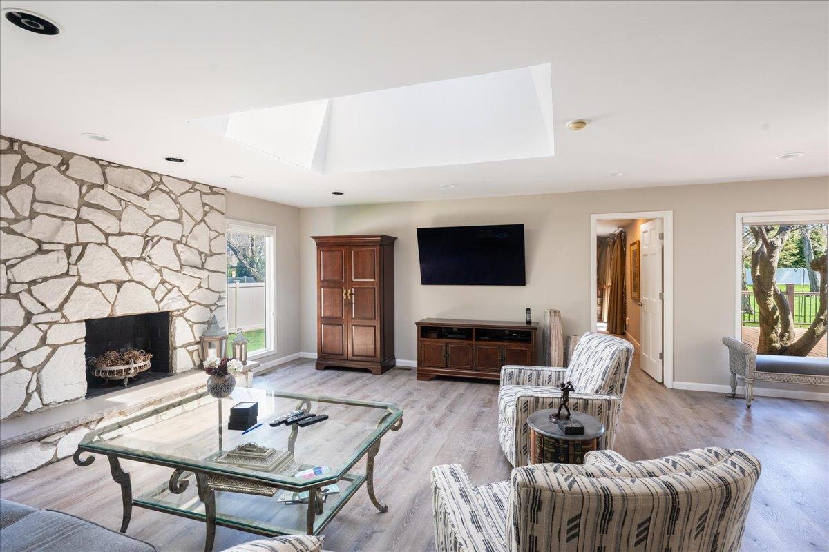 122 Burrs Lane, Dix Hills, New York image 31