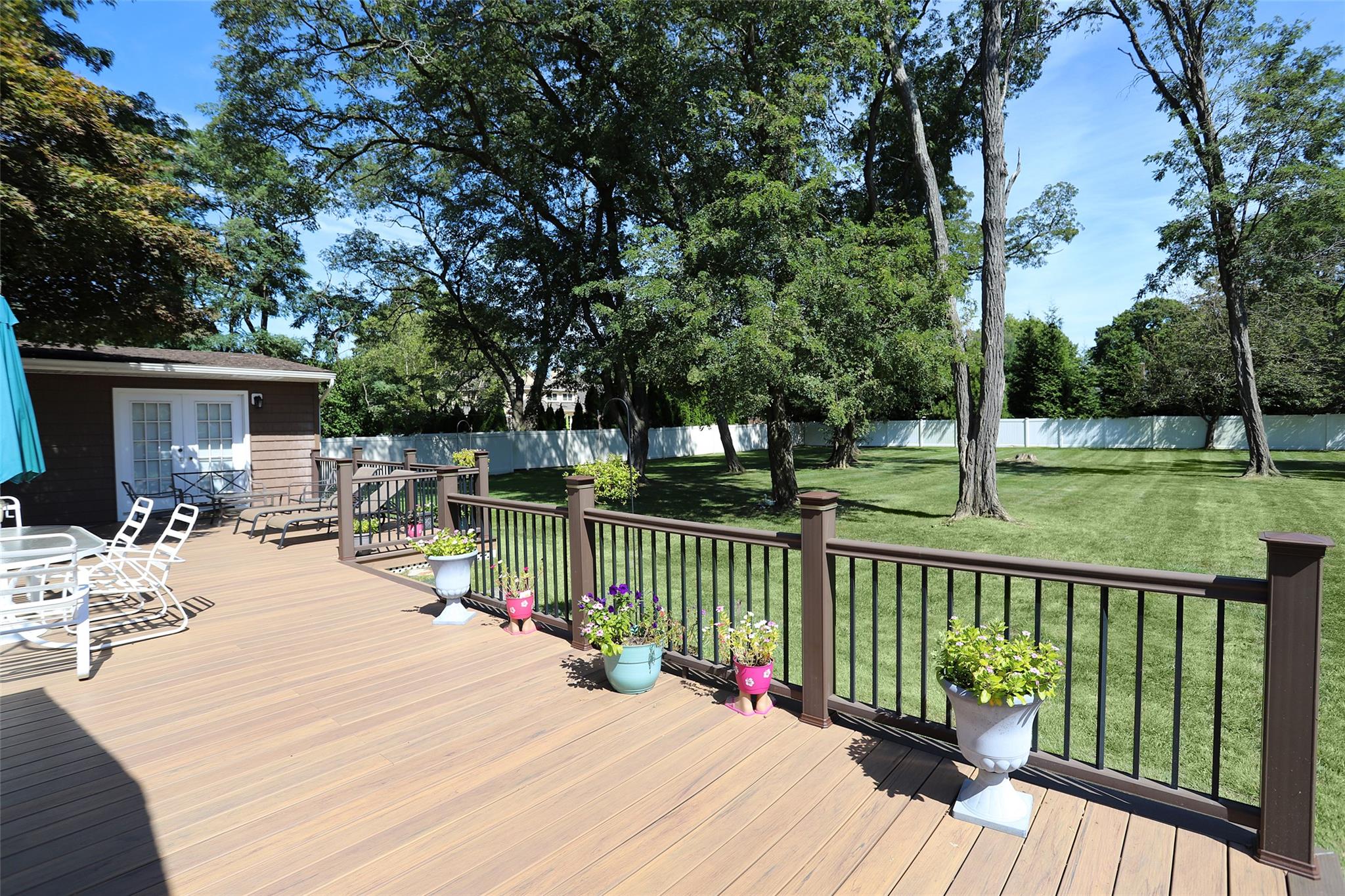 122 Burrs Lane, Dix Hills, New York image 45