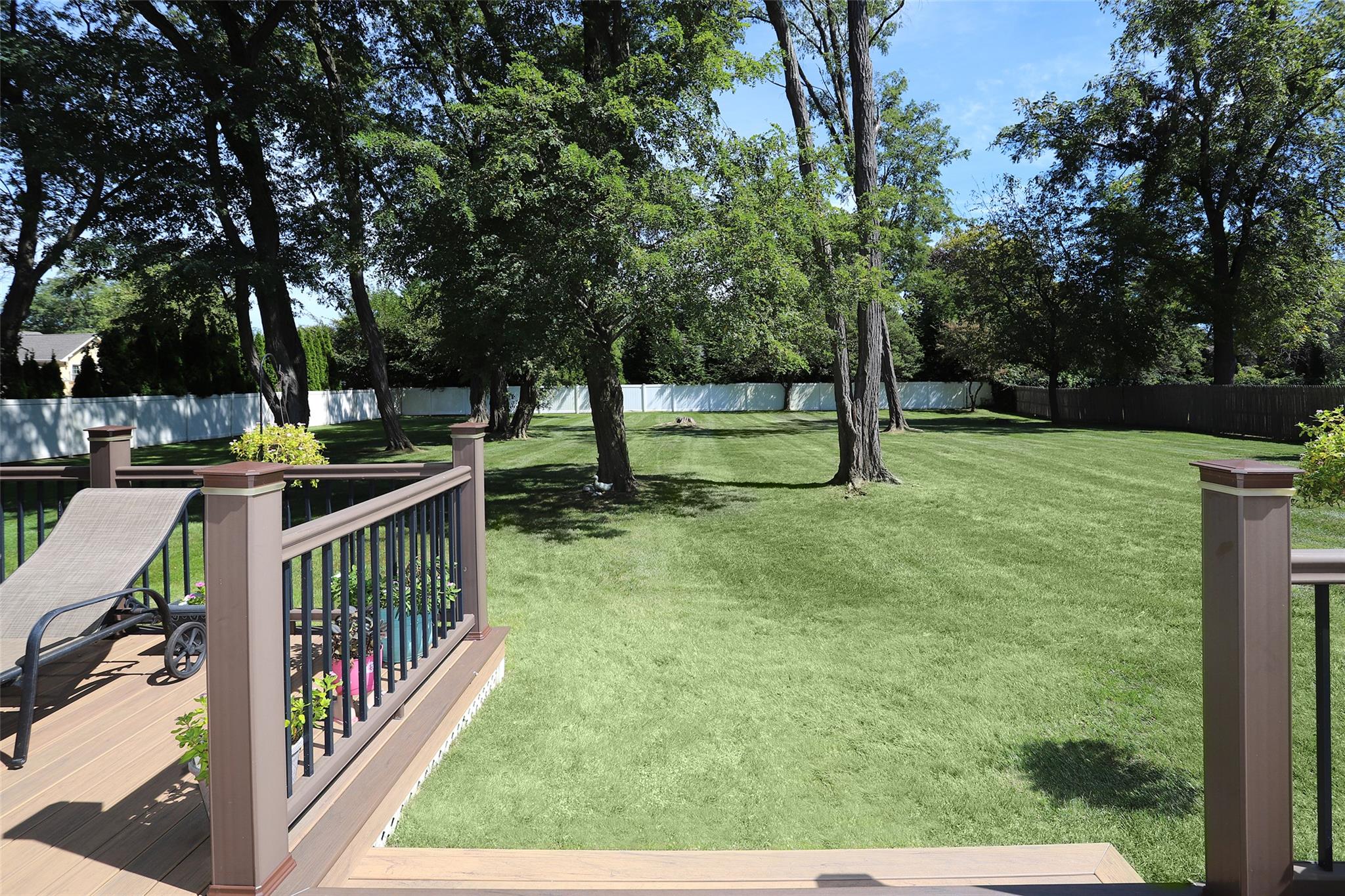 122 Burrs Lane, Dix Hills, New York image 46