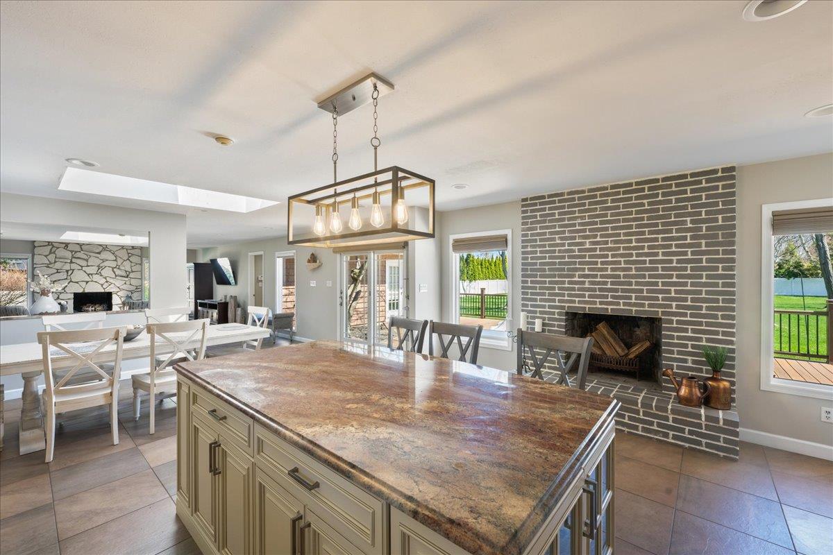 122 Burrs Lane, Dix Hills, New York image 28