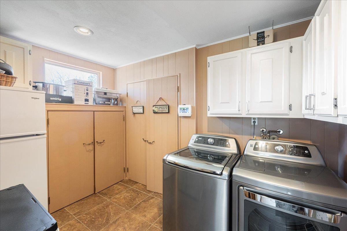 122 Burrs Lane, Dix Hills, New York image 42