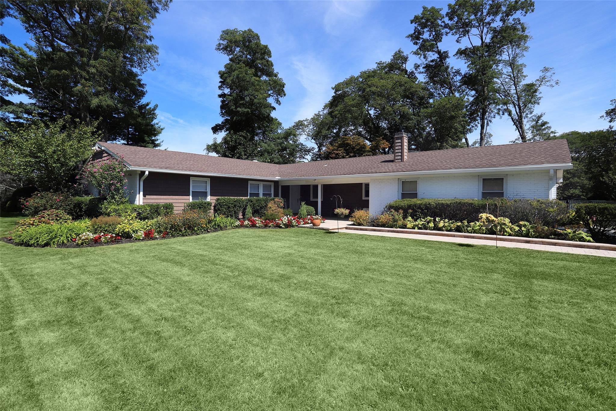 122 Burrs Lane, Dix Hills, New York image 14