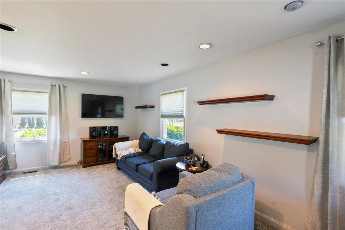 122 Burrs Lane, Dix Hills, New York image 38
