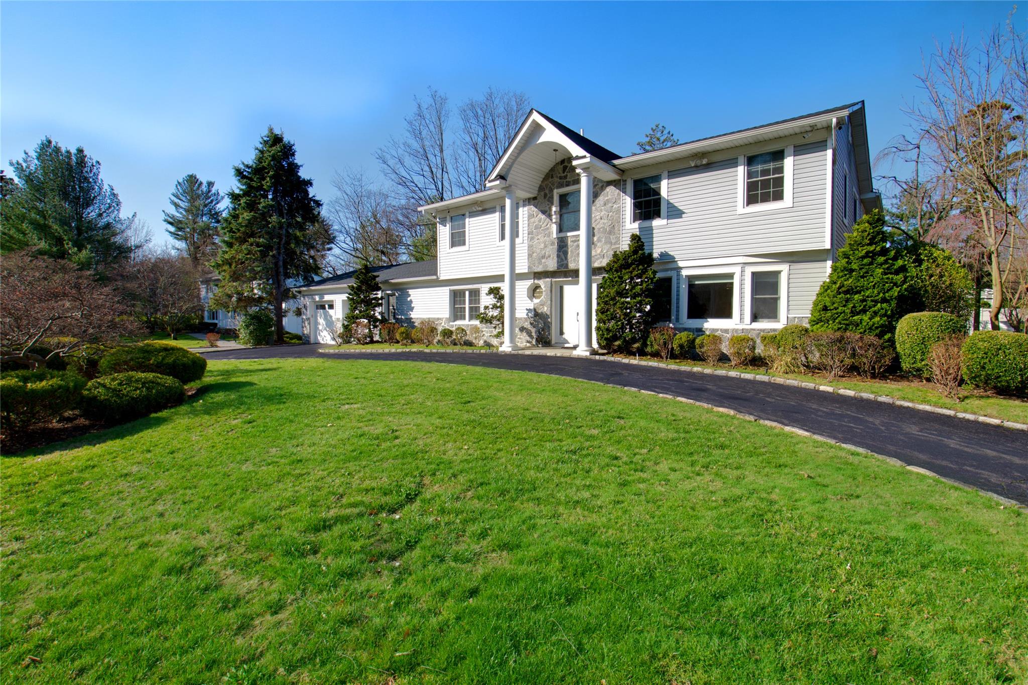 150 Hummingbird Drive
