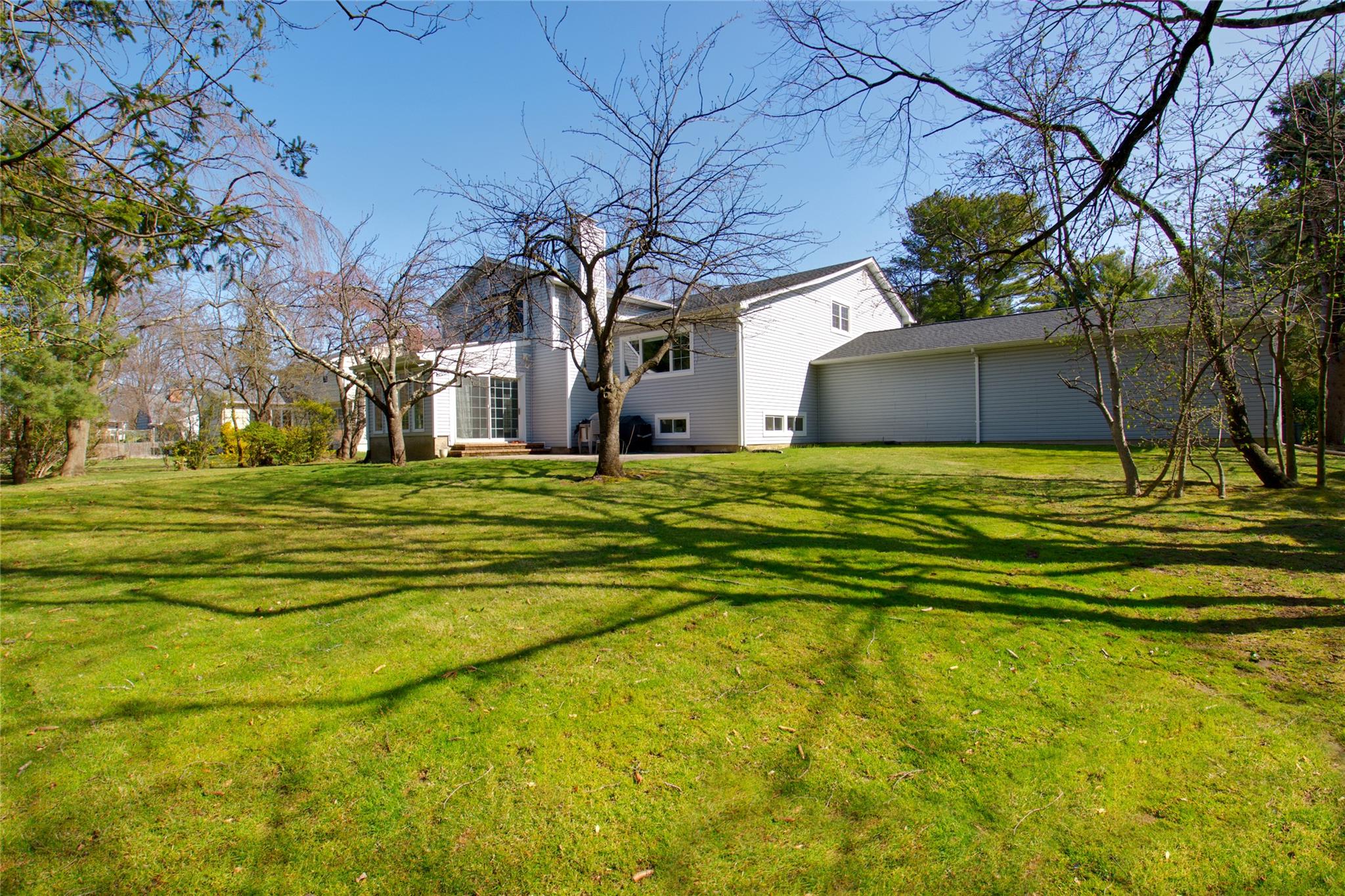 150 Hummingbird Drive