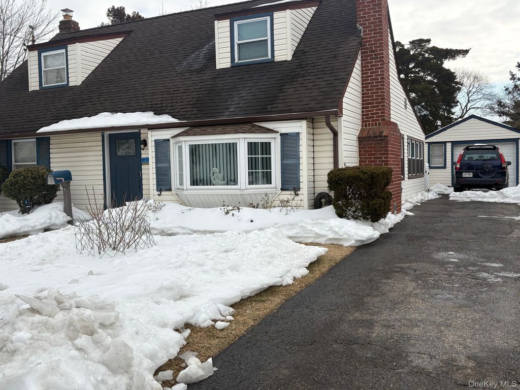 Photo of 95 Horton Avenue, Valley Stream, NY 11581 (MLS # 960844)