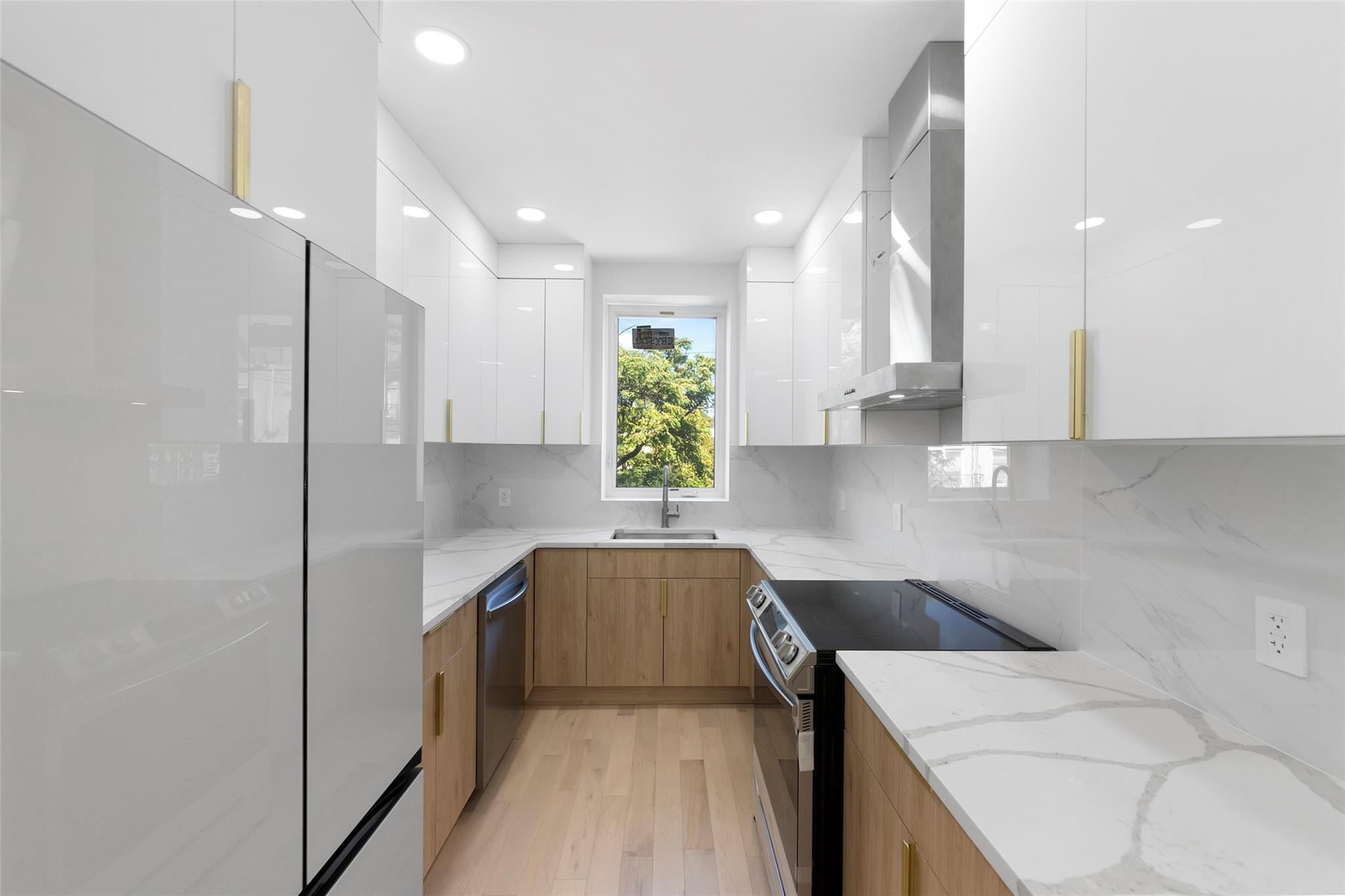 515 1/2 E 118th Street