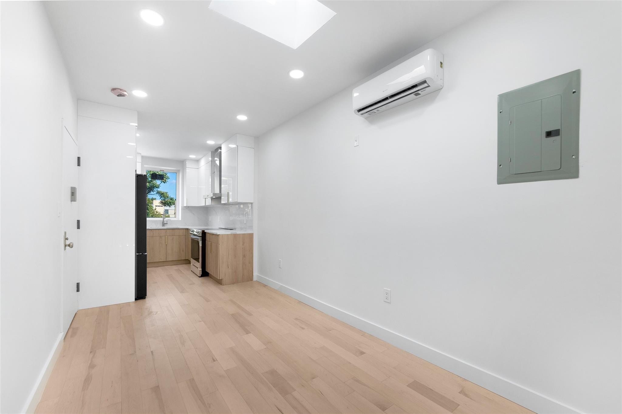 515 1/2 E 118th Street