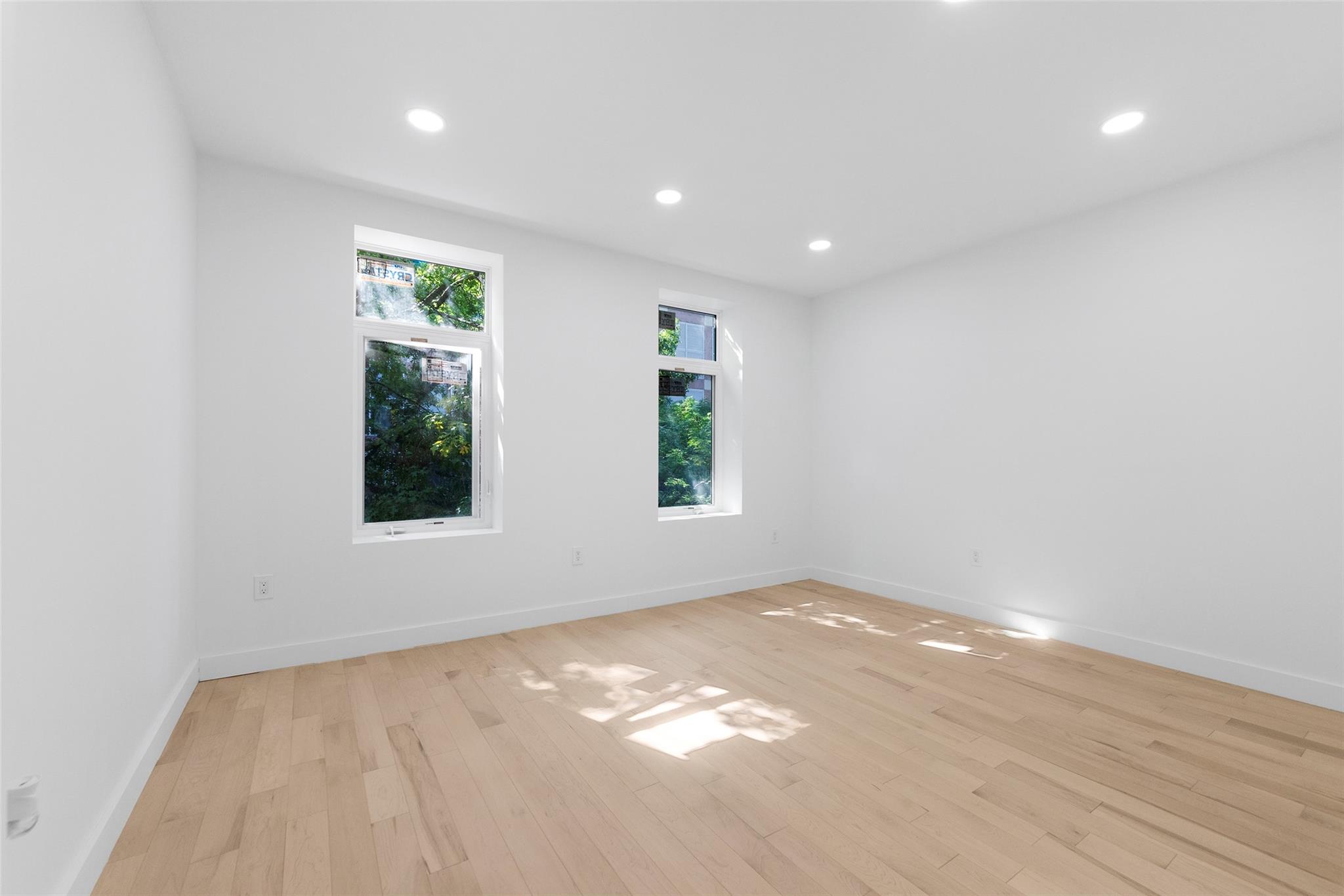 515 1/2 E 118th Street