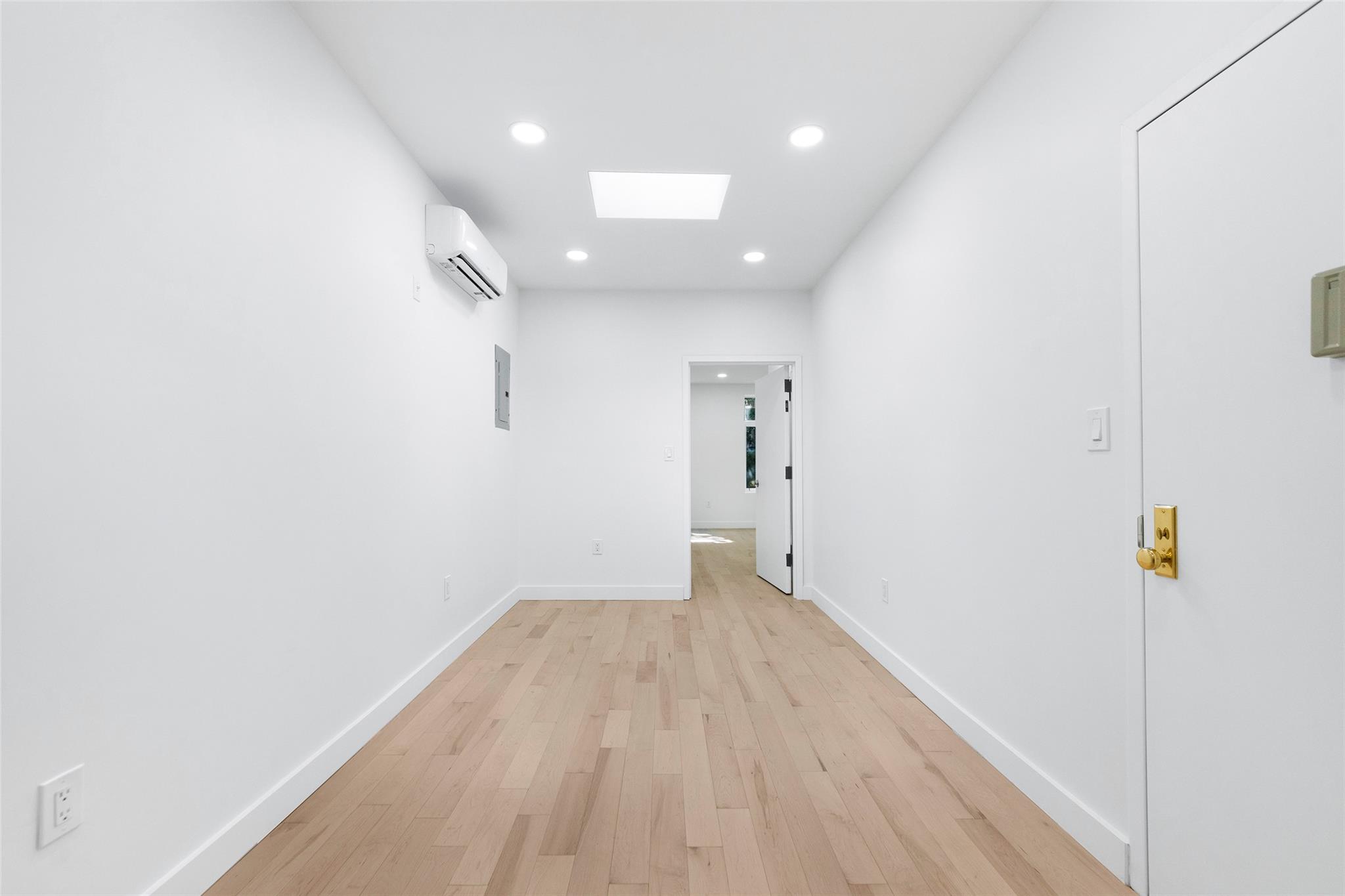 515 1/2 E 118th Street