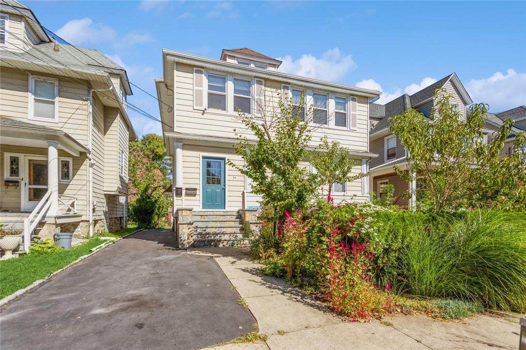 Brookside Place, New Rochelle, New York - 3 Bedrooms  
2 Bathrooms - 