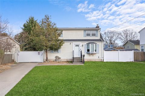 7 East Court Bethpage NY 11714