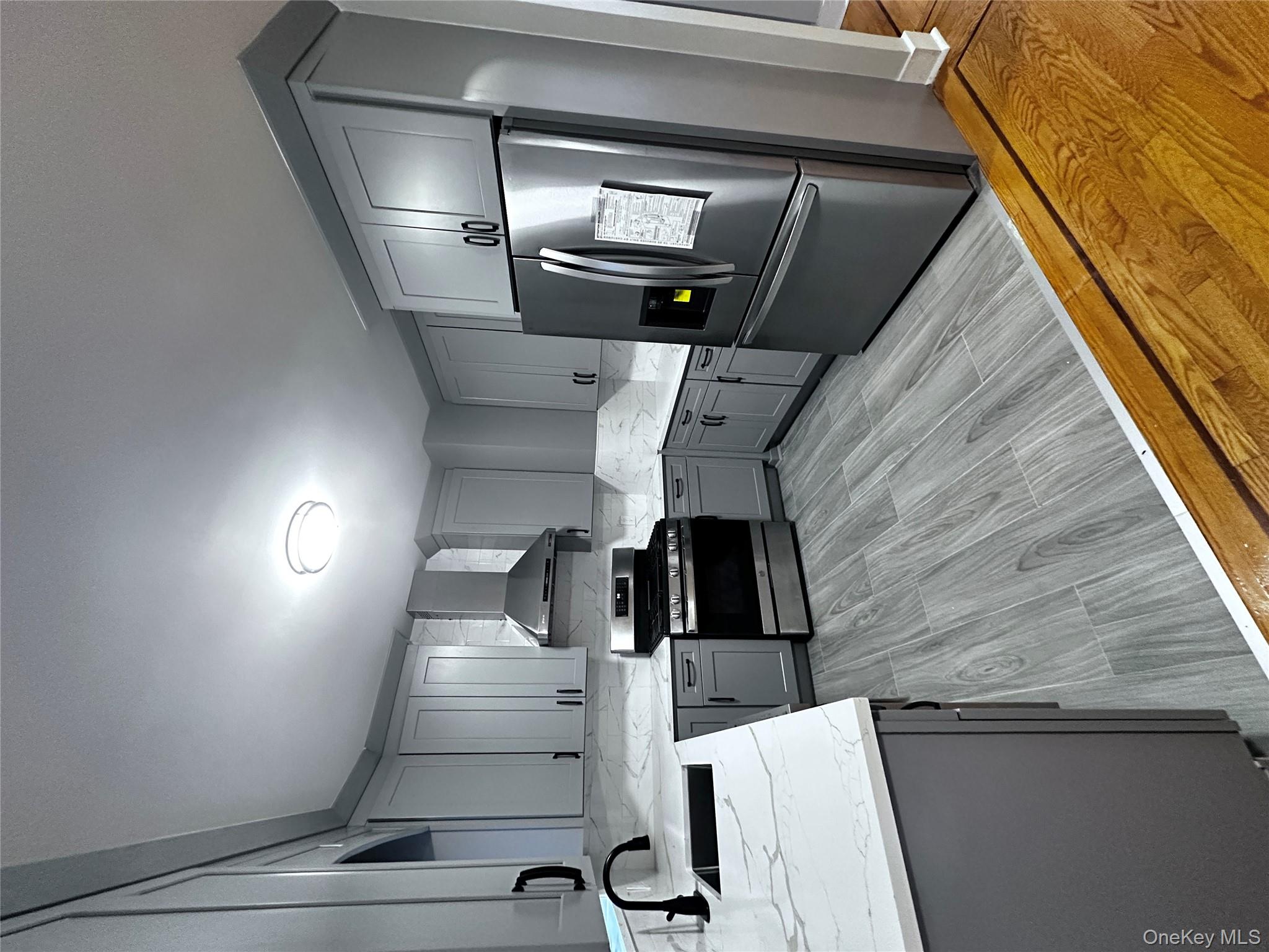 1233 Lydig Avenue 1st fl