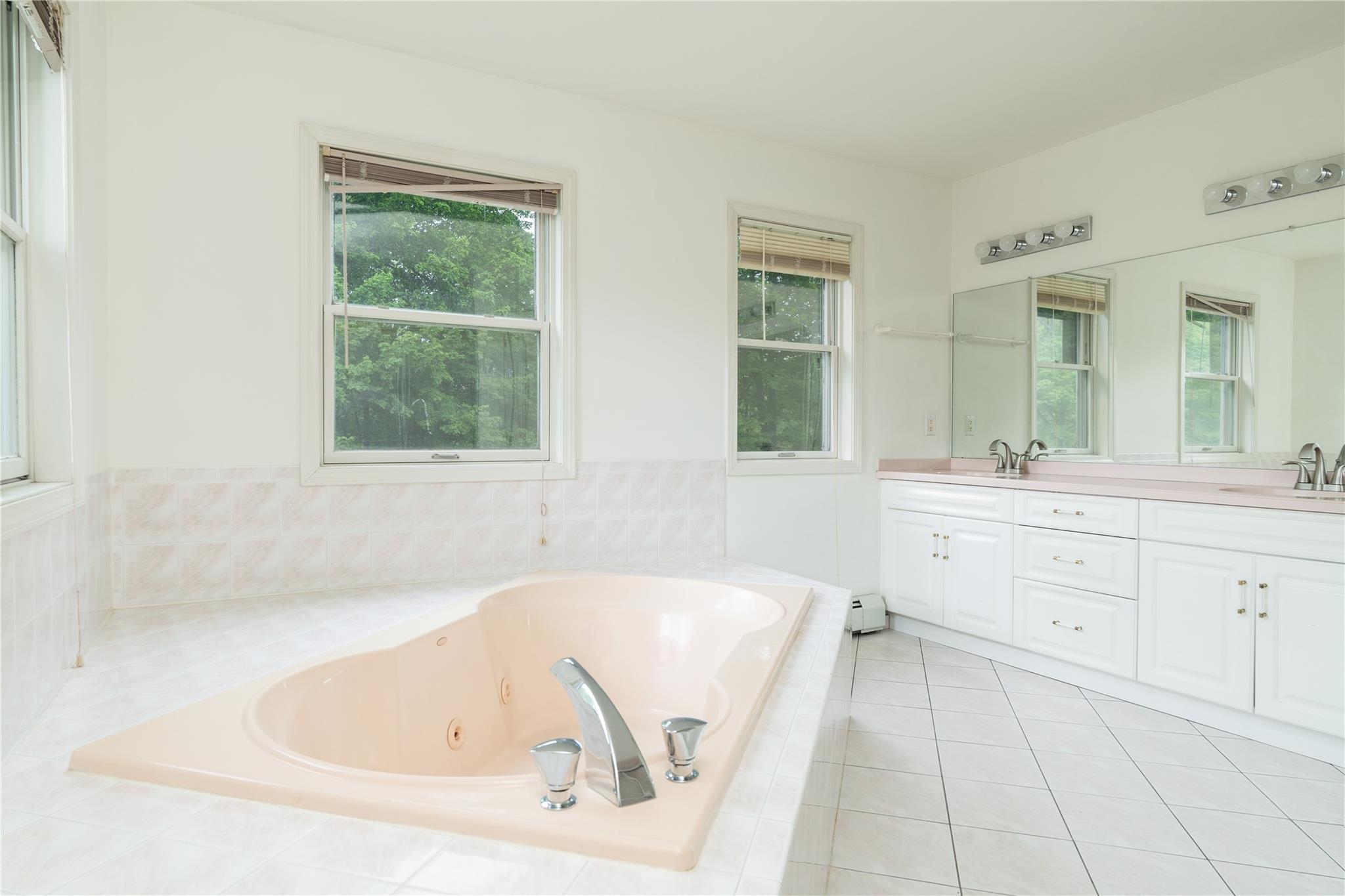 9 Golf Course Drive, Suffern, New York image 24