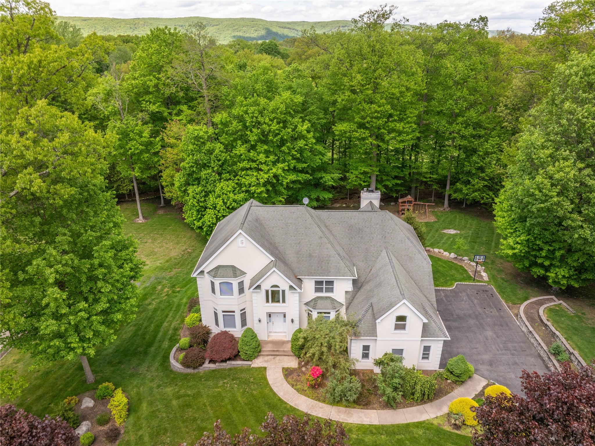 9 Golf Course Drive, Suffern, New York image 1