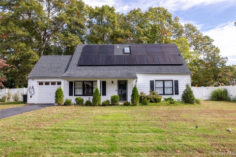 Photo of 19 Sun Valley Drive, Coram, NY 11727 (MLS # 1065983)