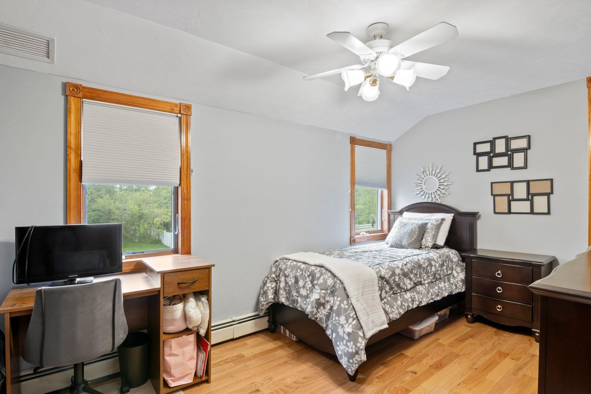 13 Evans Avenue, Albertson, New York image 22