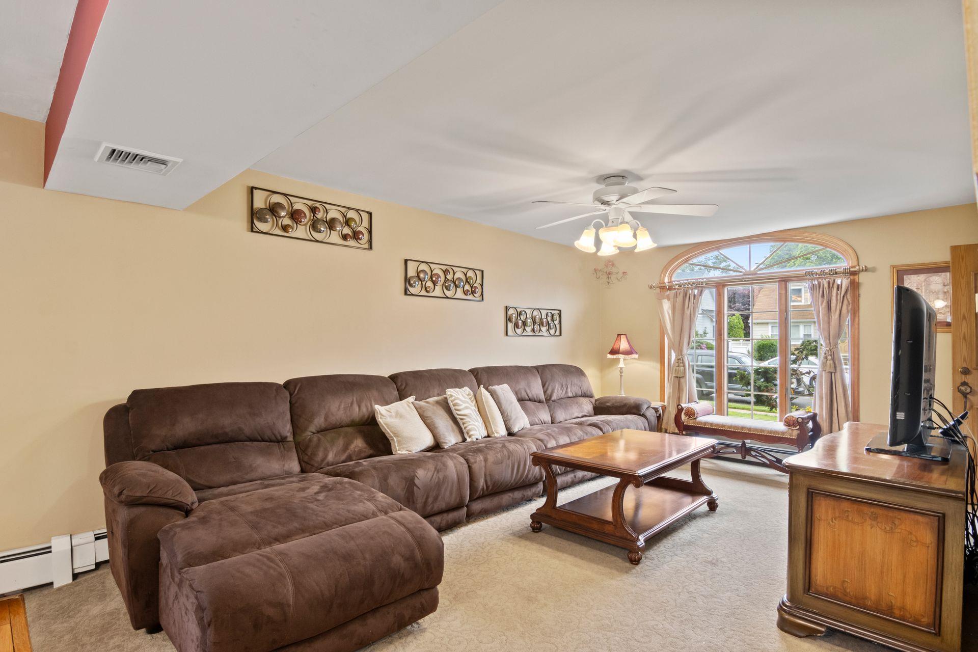 13 Evans Avenue, Albertson, New York image 6
