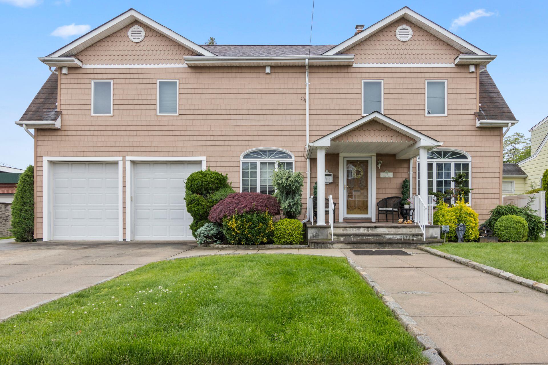 13 Evans Avenue, Albertson, New York image 2