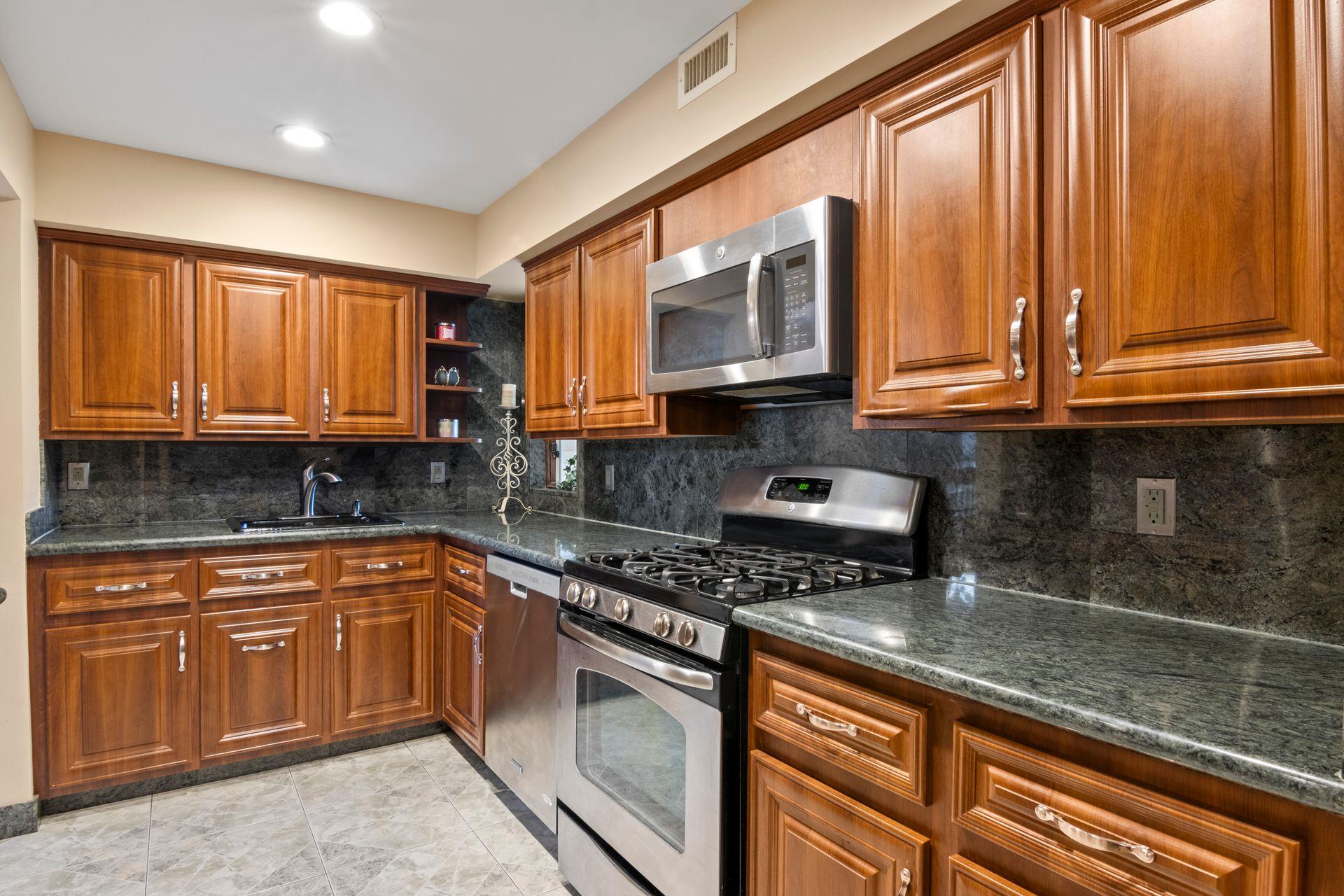 13 Evans Avenue, Albertson, New York image 11
