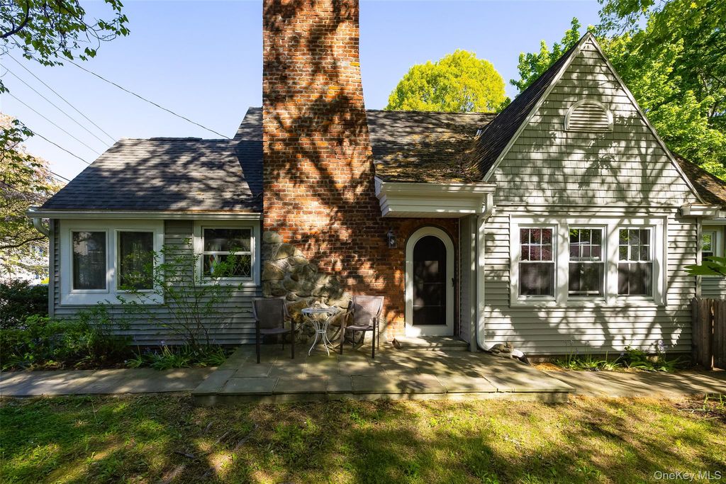 Photo of 30 Marple Road, Poughkeepsie, NY 12603 (MLS # 998847)