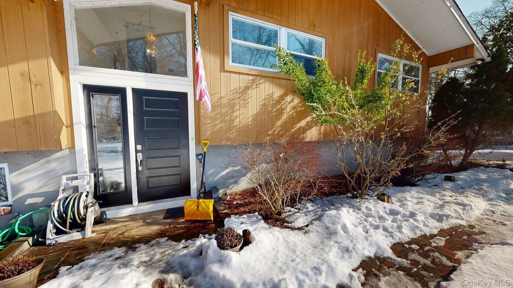 Photo of 58 Babcock Lane, Tappan, NY 10983 (MLS # 966301)