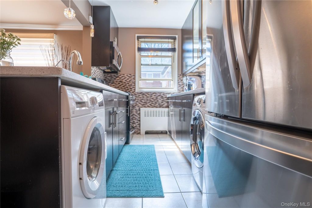 Photo of 58-29 251st Street #1-68, Little Neck, NY 11362 (MLS # 987194)