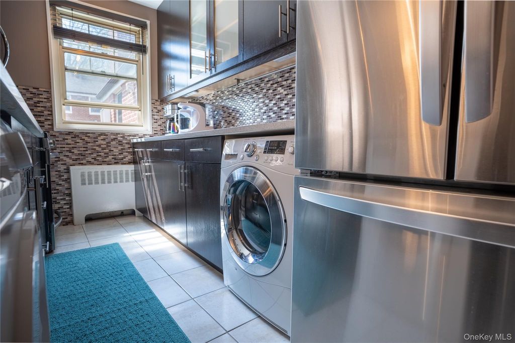 Photo of 58-29 251st Street #1-68, Little Neck, NY 11362 (MLS # 987194)