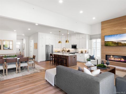 Condo For Sale - 2027 Summit Loop #87<br/> Putnam County, Carmel, NY 10512