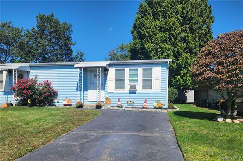 Photo of 38B Village Circle S, Manorville, NY 11949 (MLS # 913692)