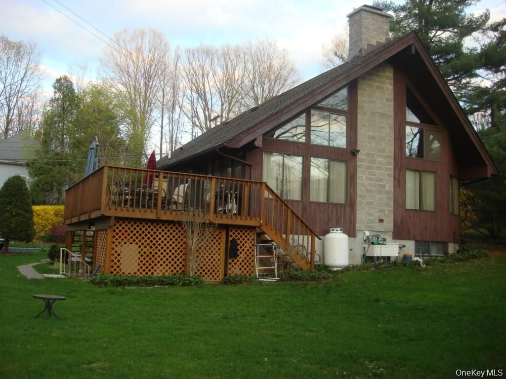 Photo of 17 Sherwood Road, Cortlandt Manor, NY 10567 (MLS # 992752)