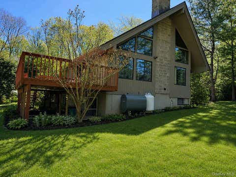 Homes For Sale - 17 Sherwood Road<br/> Cortlandt Manor, NY 10567