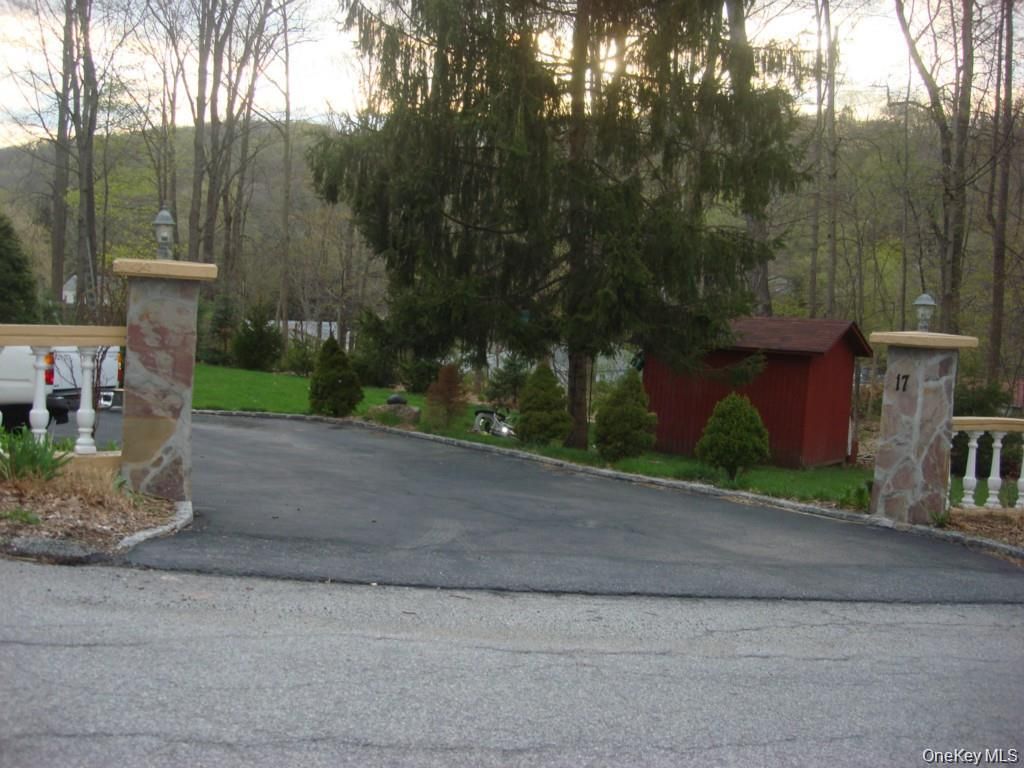 Photo of 17 Sherwood Road, Cortlandt Manor, NY 10567 (MLS # 992752)