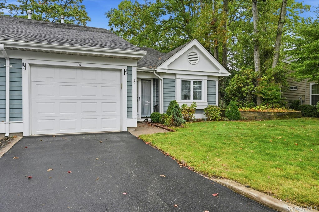 Photo of 14 Flanders Court, Ridge, NY 11961 (MLS # 1062606)