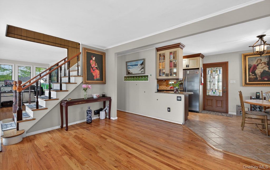 Photo of 2021 Lincoln Avenue, East Meadow, NY 11554 (MLS # 994167)