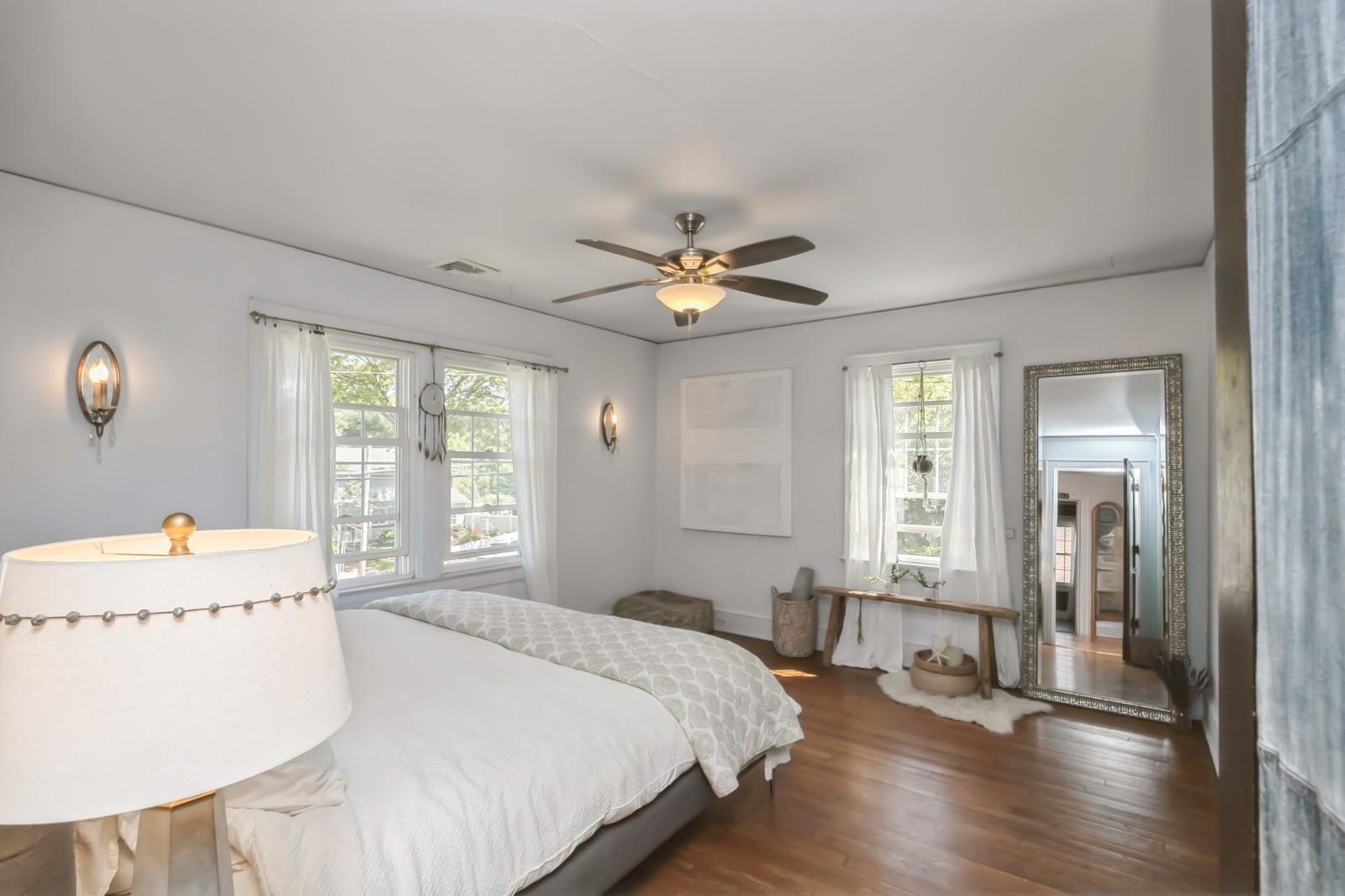 4 Cayuga Avenue, East Northport, New York image 32